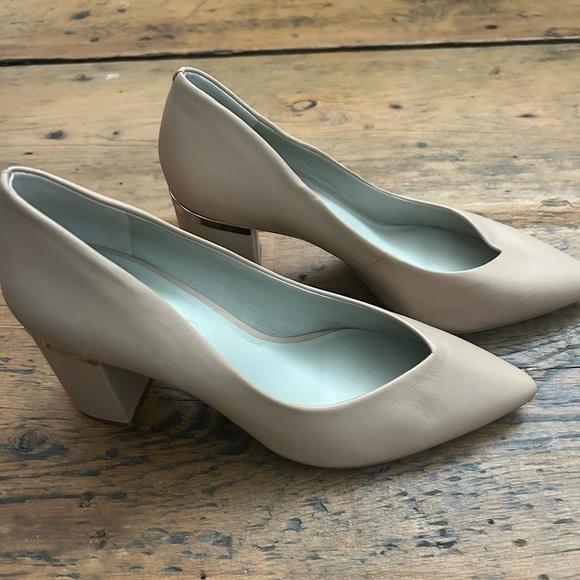 Beige Chunky Heel - Picture 1 of 3